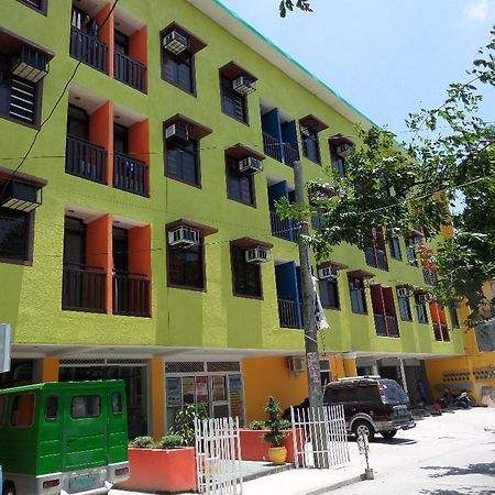 Big M Condotel Las Piñas Ngoại thất bức ảnh